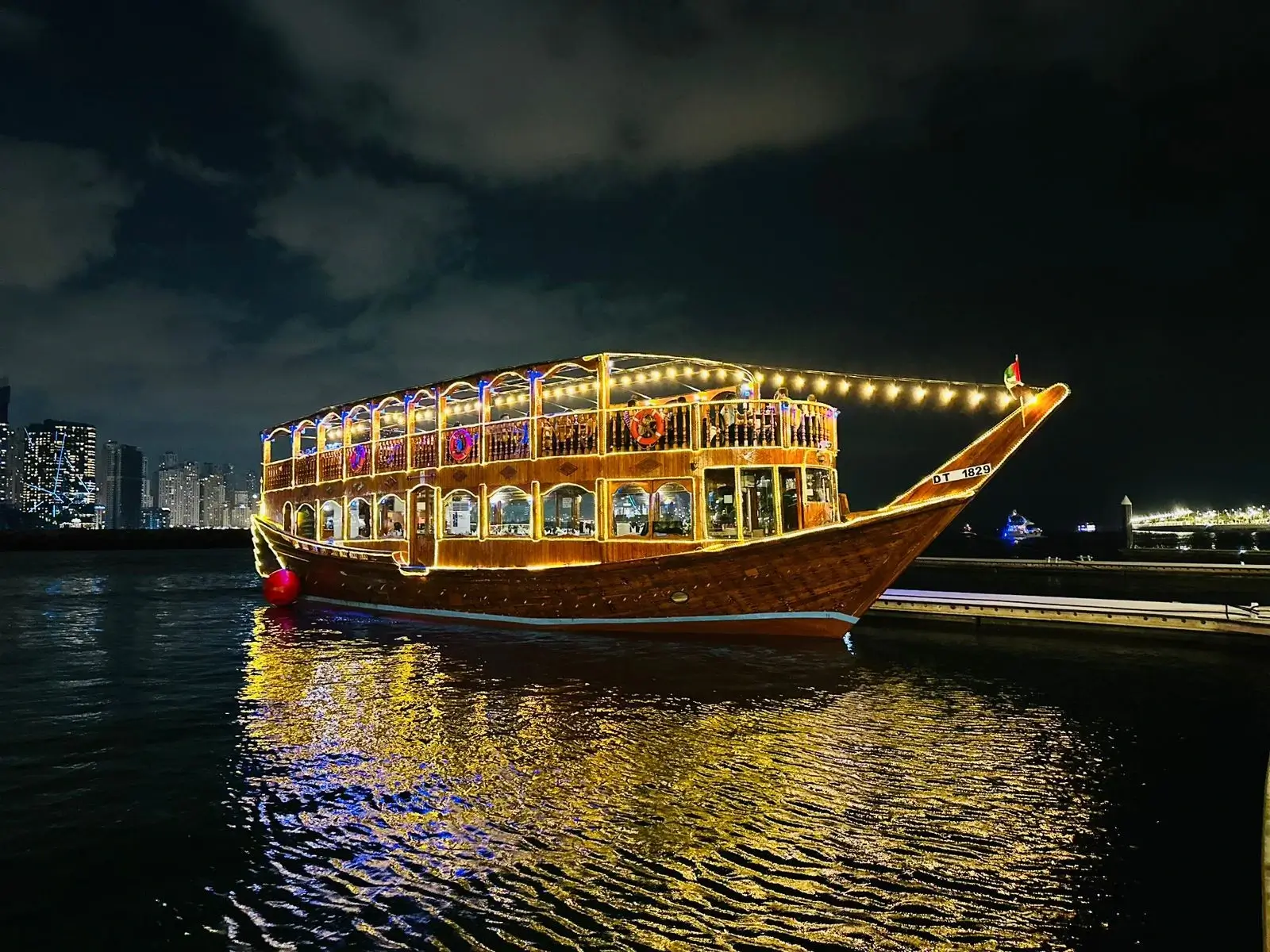 Dhow cruise in Dubai - Enjoy The Beauty Of The Mesmerising Cruise ...